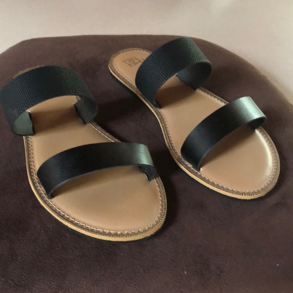 ☀️Black flat Sandals..NWOT - Picture 3 of 5